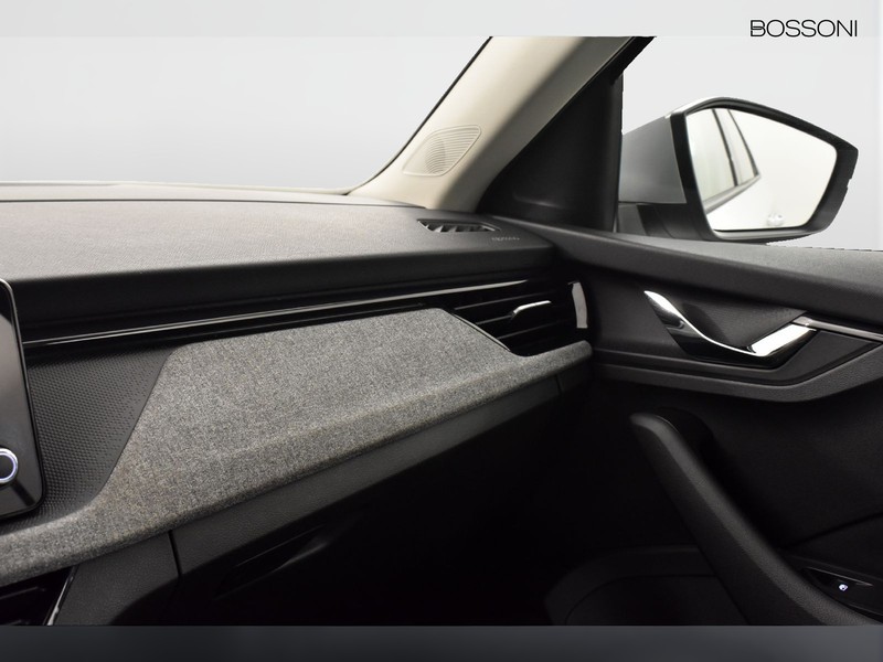 25 - Skoda Kamiq 1.0 tsi 95cv selection