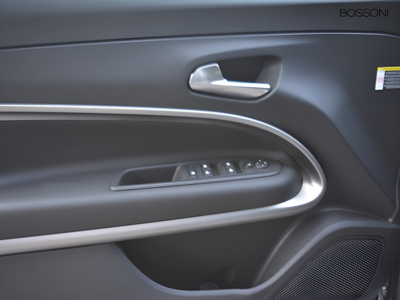 13 - Jeep Avenger 1.2 turbo 100cv summit fwd