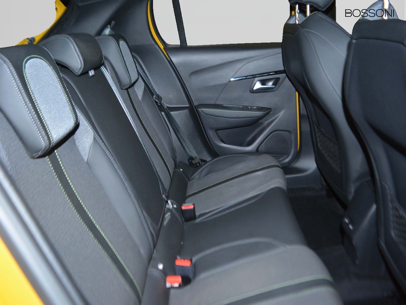 7 - Peugeot 208 5 porte 1.2 puretech gt s&s