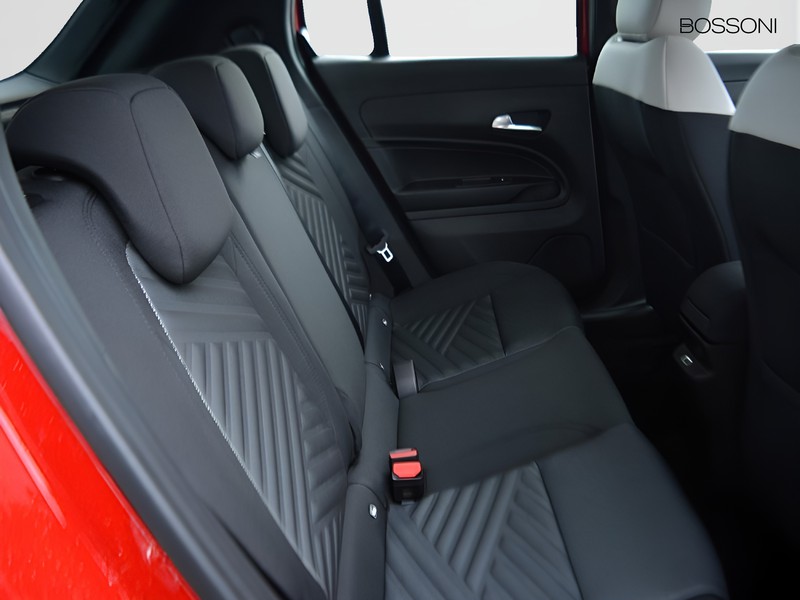 7 - Fiat 600 1.2 hybrid 145cv icon