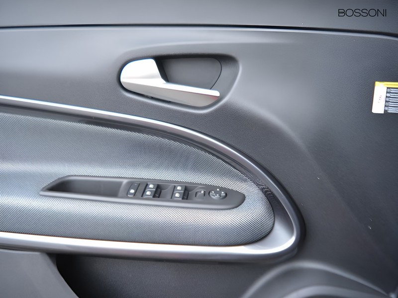 13 - Fiat 600 1.2 hybrid 145cv icon