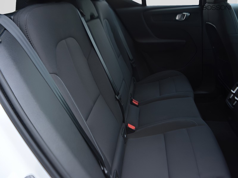 7 - Volvo XC40 single motor plus rwd edt