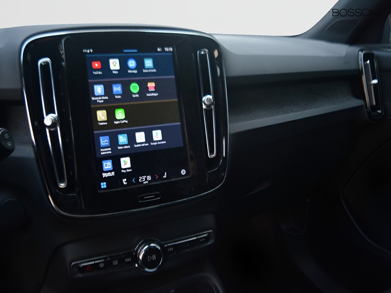 19 - Volvo XC40 single motor plus rwd edt