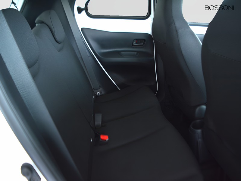 7 - Toyota Aygo x 1.0 72cv active