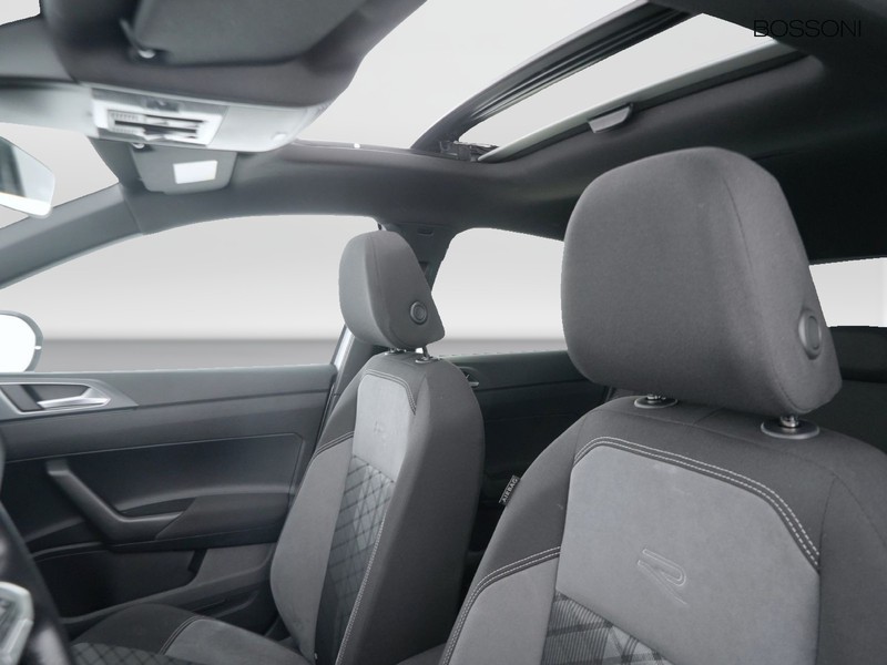 19 - Volkswagen Taigo 1.5 tsi act 150cv r-line dsg