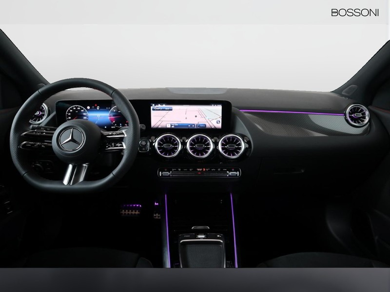 13 - Mercedes GLA 200 d amg line premium 4matic 8g-dct