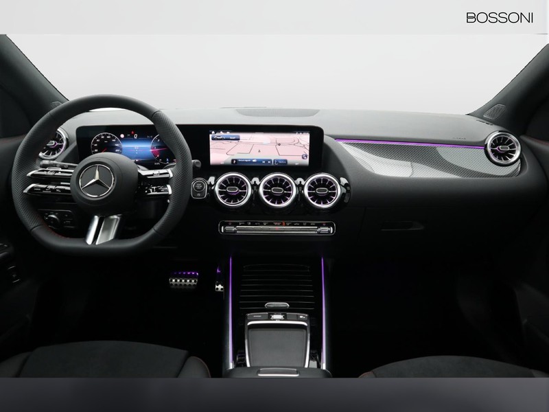 13 - Mercedes GLA 200 d amg line premium 8g-dct