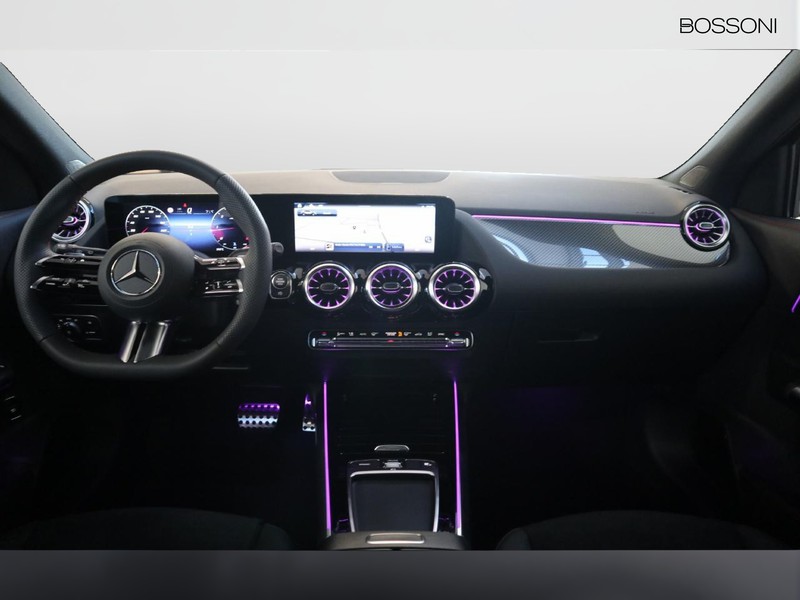 13 - Mercedes GLA 200 d amg line premium 4matic 8g-dct