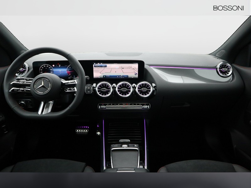 13 - Mercedes GLA 200 d amg line premium 8g-dct