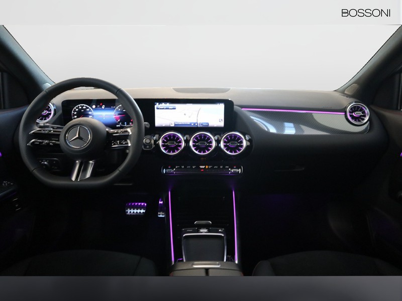 13 - Mercedes GLA 200 d amg line premium 8g-dct