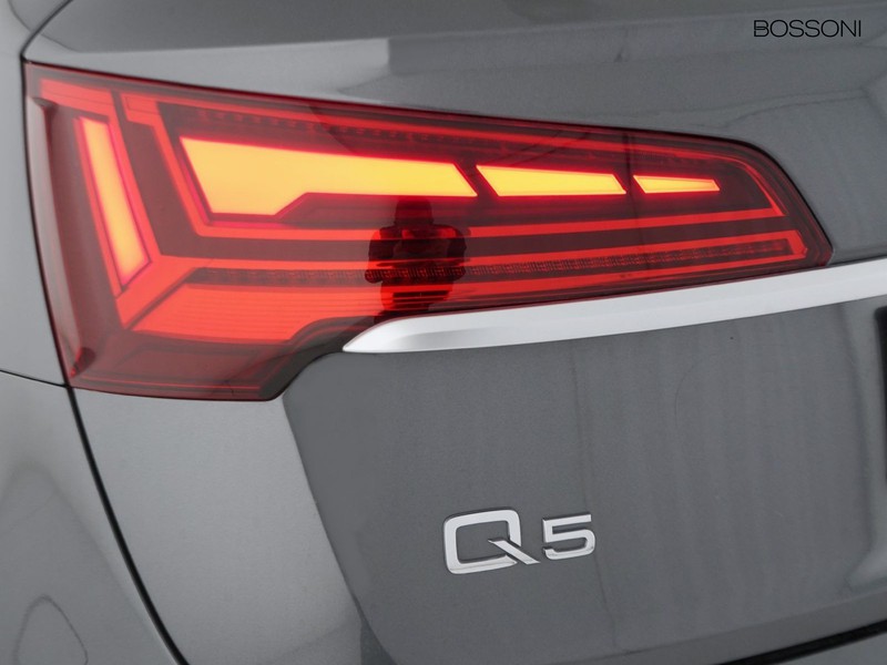 7 - Audi Q5 40 2.0 tdi mhev 12v s line quattro s tronic