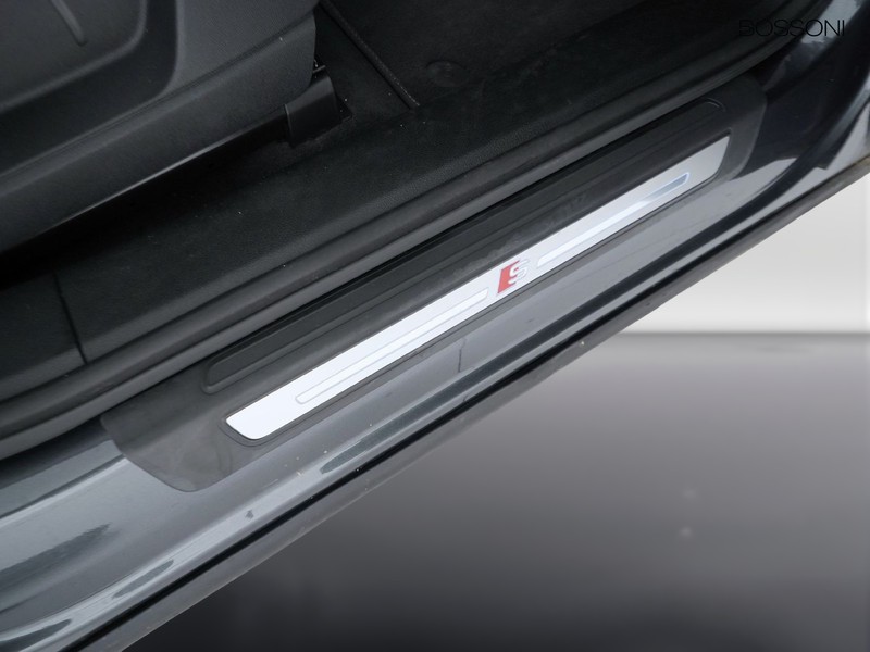 19 - Audi Q5 40 2.0 tdi mhev 12v s line quattro s tronic