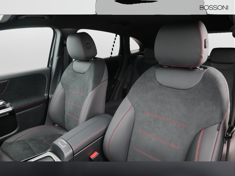 7 - Mercedes GLA 200 d amg line premium 8g-dct