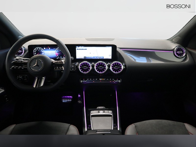 13 - Mercedes GLA 200 d amg line premium 8g-dct