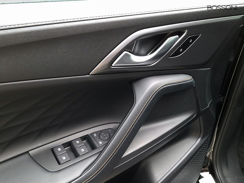 19 - Mg HS 1.5 phev luxury auto