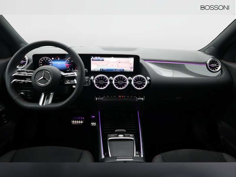 13 - Mercedes GLA 200 d amg line premium 4matic 8g-dct