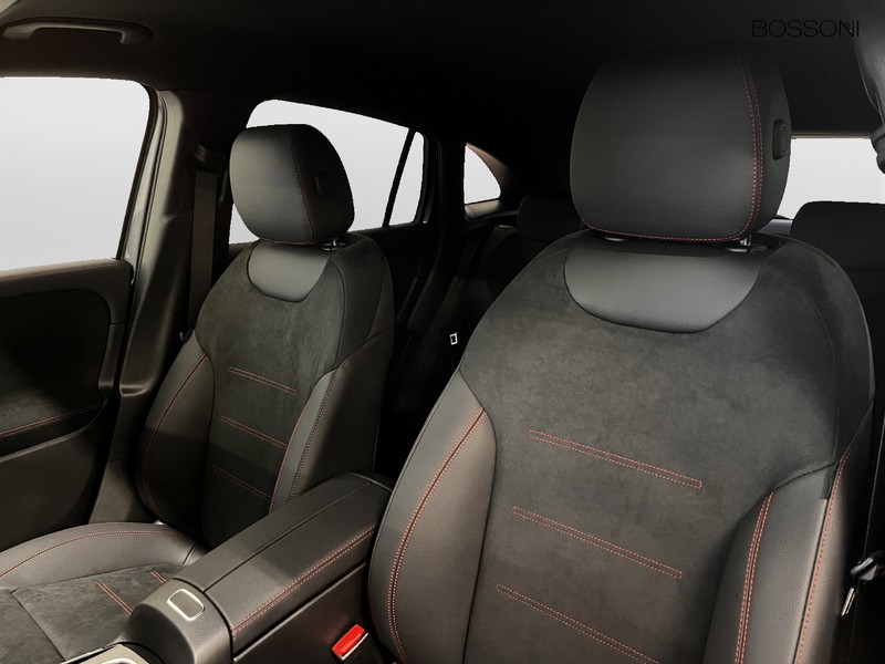 7 - Mercedes GLA 200 d amg line premium 4matic 8g-dct