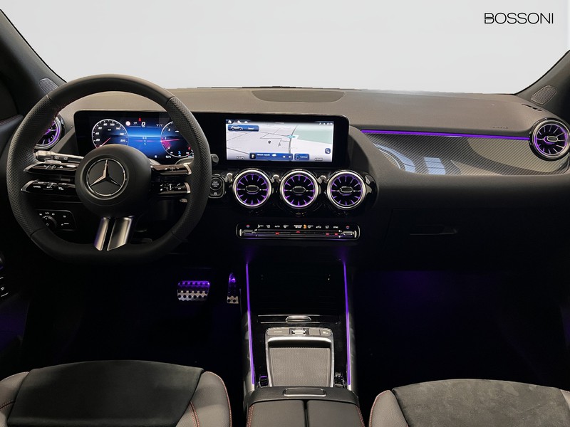 13 - Mercedes GLA 200 d amg line premium 4matic 8g-dct