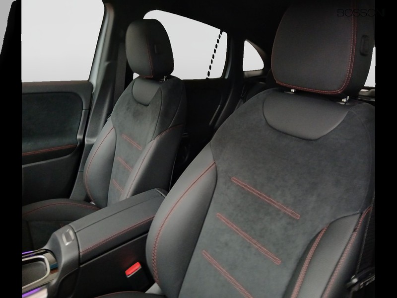 7 - Mercedes GLA 200 d amg line premium 4matic 8g-dct