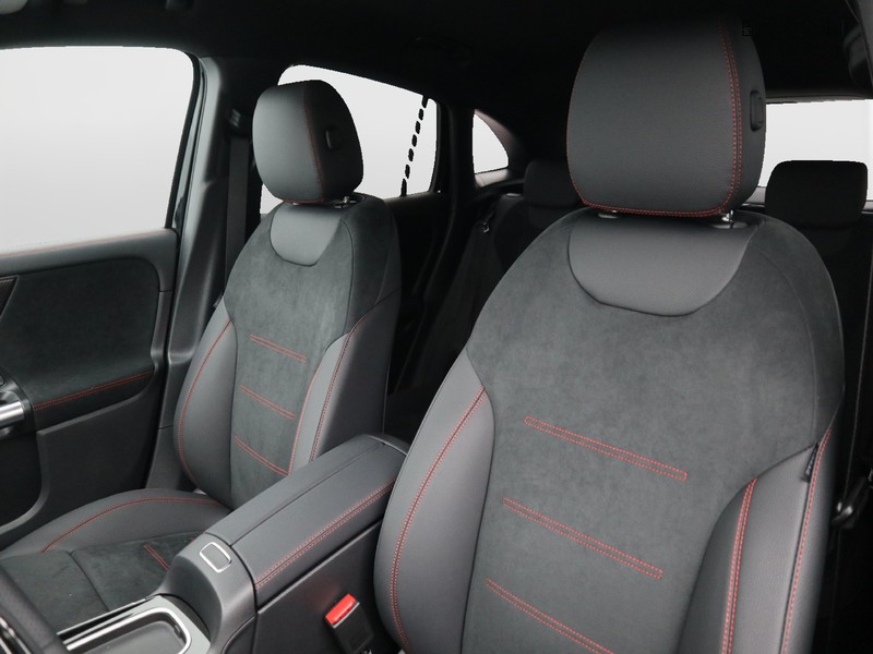 7 - Mercedes GLA 200 d amg line premium 4matic 8g-dct