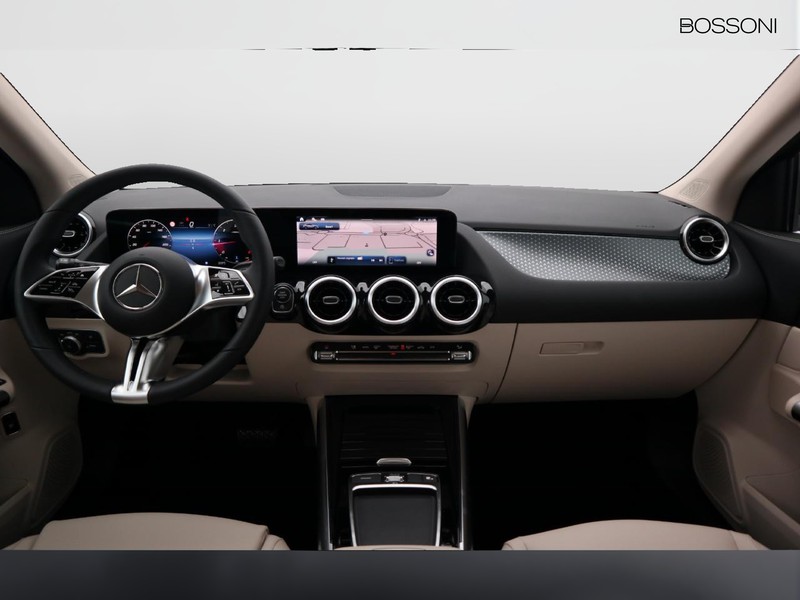 13 - Mercedes GLA 180 d progressive advanced 8g-dct