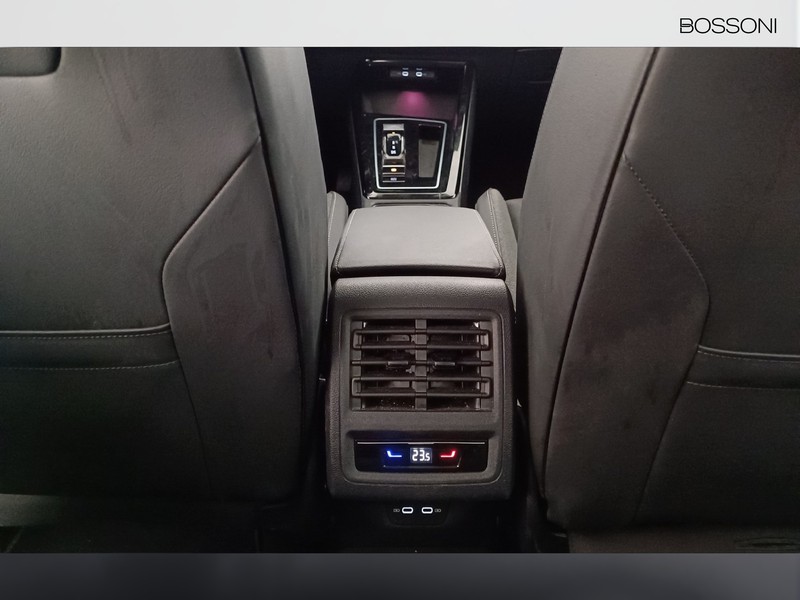 37 - Volkswagen Golf 2.0 tdi scr 150cv style dsg