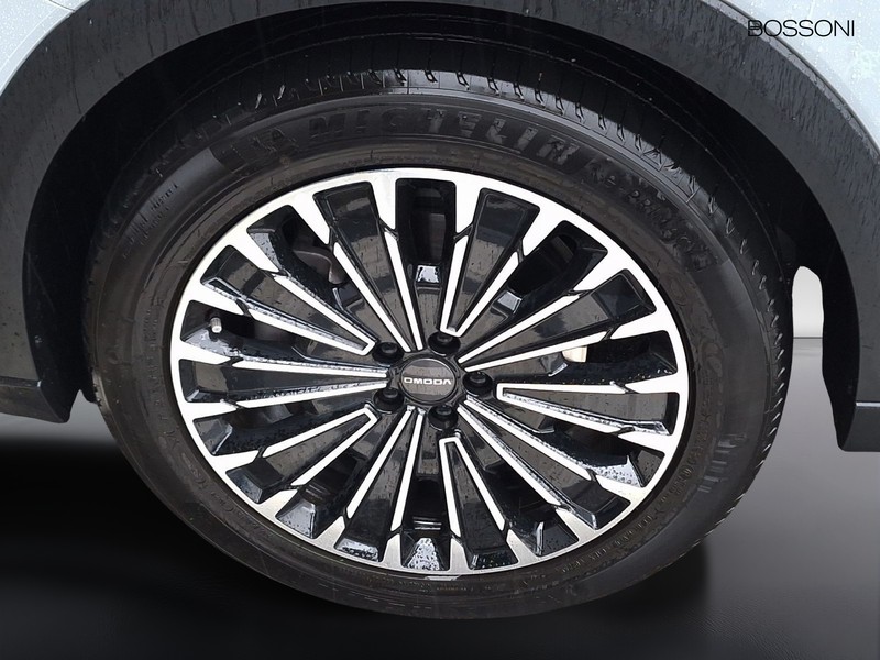 13 - Omoda 9 shs-p 1.5 tgdi plug-in premium i-awd dht3