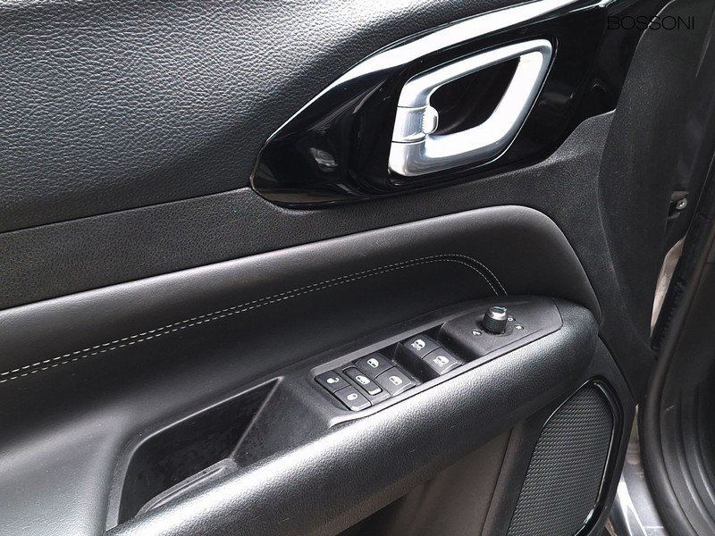 19 - Jeep Compass 1.3 turbo t4 phev limited 4xe at6