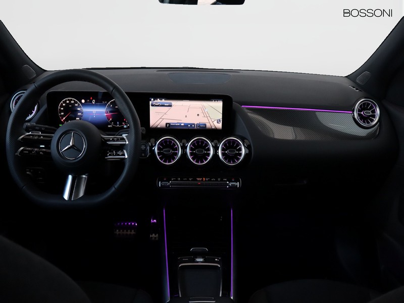 13 - Mercedes GLA 200 d amg line premium 4matic 8g-dct