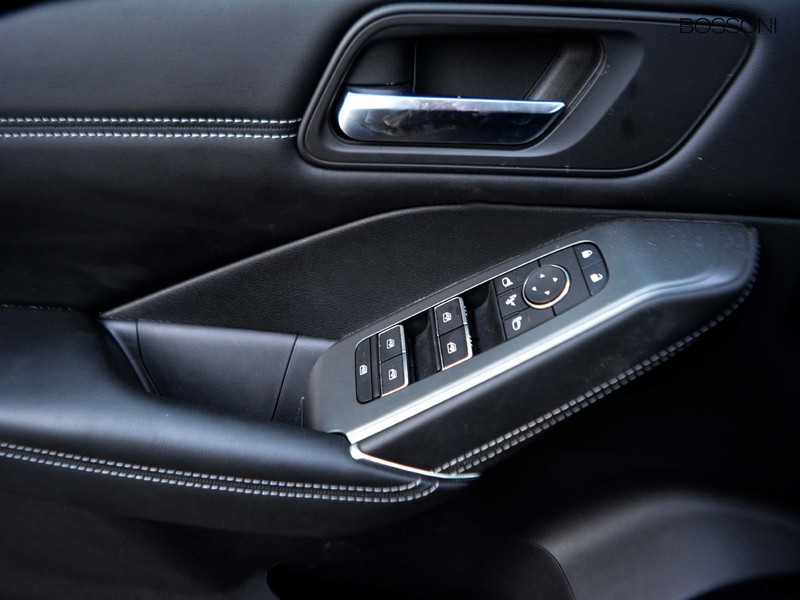 13 - Nissan Qashqai 1.3 mild hybrid 140cv n-connecta 2wd