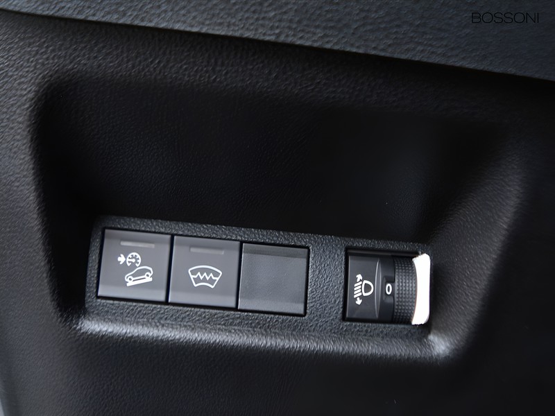 19 - Jeep Avenger 1.2 turbo e-hybrid mhev 110cv summit fwd edct6