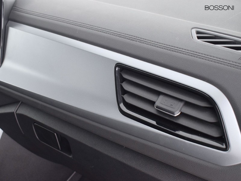 19 - Volkswagen T-Roc 2.0 tdi scr 115cv life