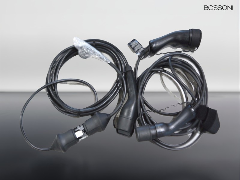 13 - Volvo XC40 1.5 t5 recharge plug-in-hybrid plus bright automatico