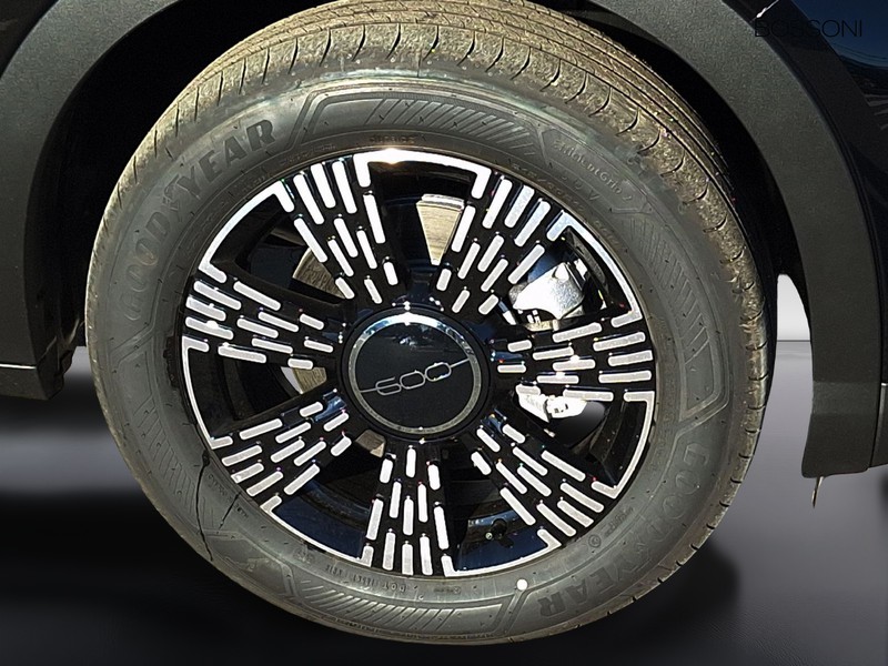 13 - Fiat 600 1.2 hybrid 145cv icon