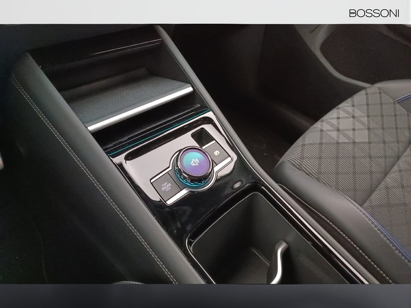 31 - Volkswagen Tiguan 2.0 tdi scr 150cv r-line dsg