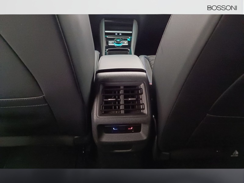 37 - Volkswagen Tiguan 2.0 tdi scr 150cv r-line dsg