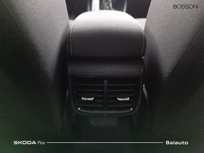 13 - Skoda Fabia 1.0 tsi 95cv selection