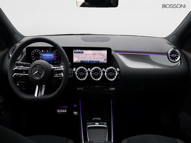 13 - Mercedes GLA 180 d amg line advanced plus 8g-dct