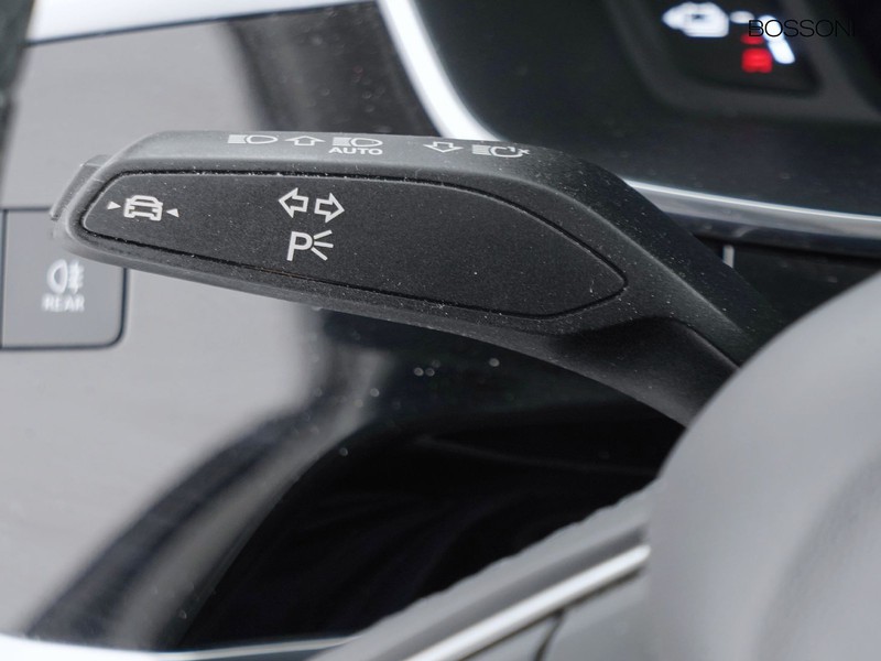 25 - Audi Q3 sportback 45 1.4 tfsi e s line edition s tronic