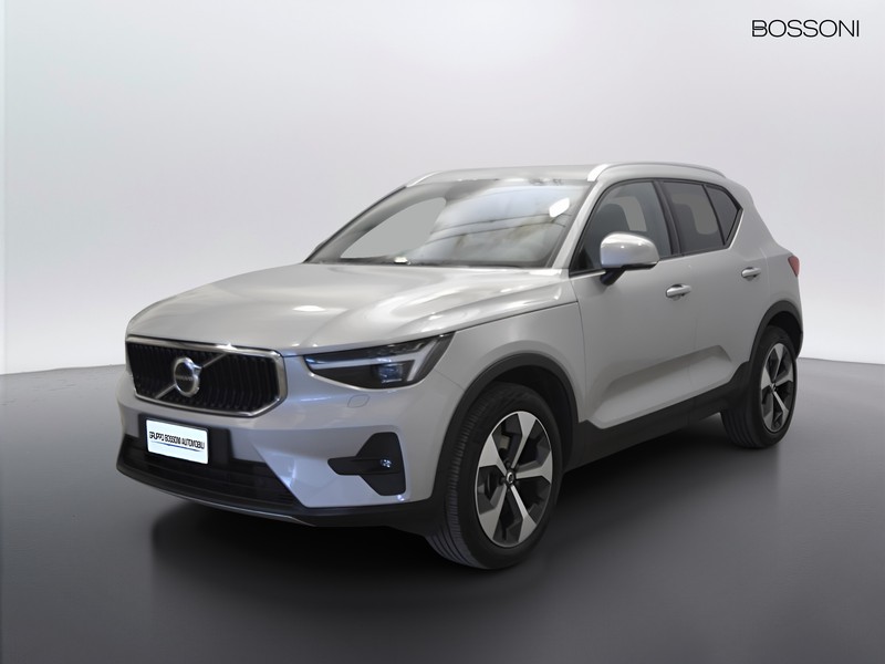 1 - Volvo XC40 2.0 b3 core automatico