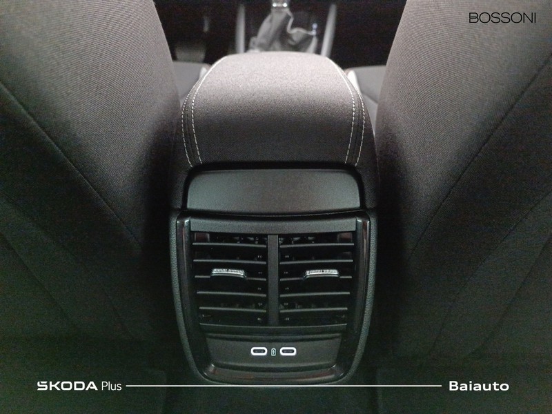 13 - Skoda Kamiq 1.0 tsi 115cv black dots dsg