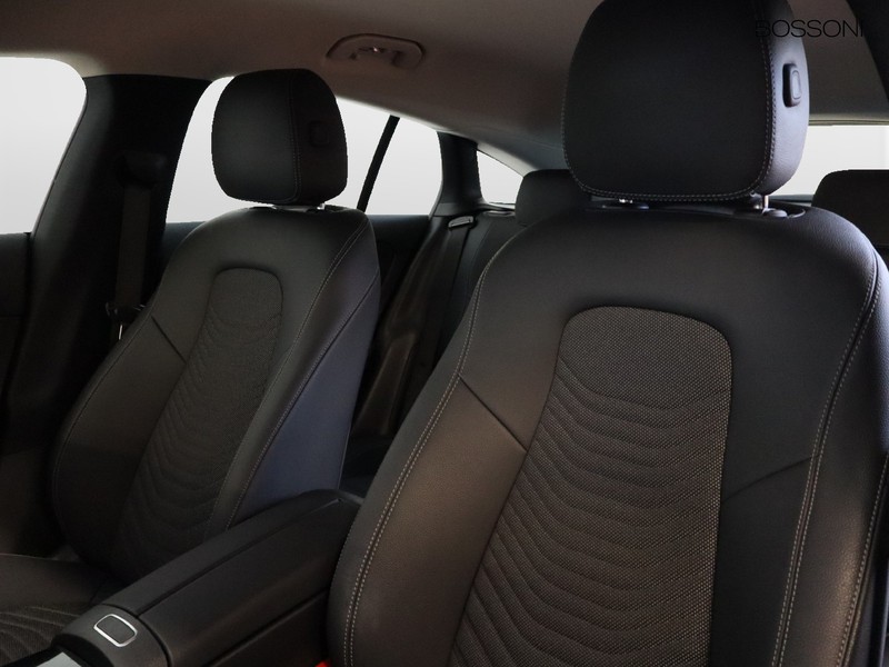 7 - Mercedes CLA shooting brake 180 d advanced 8g-dct