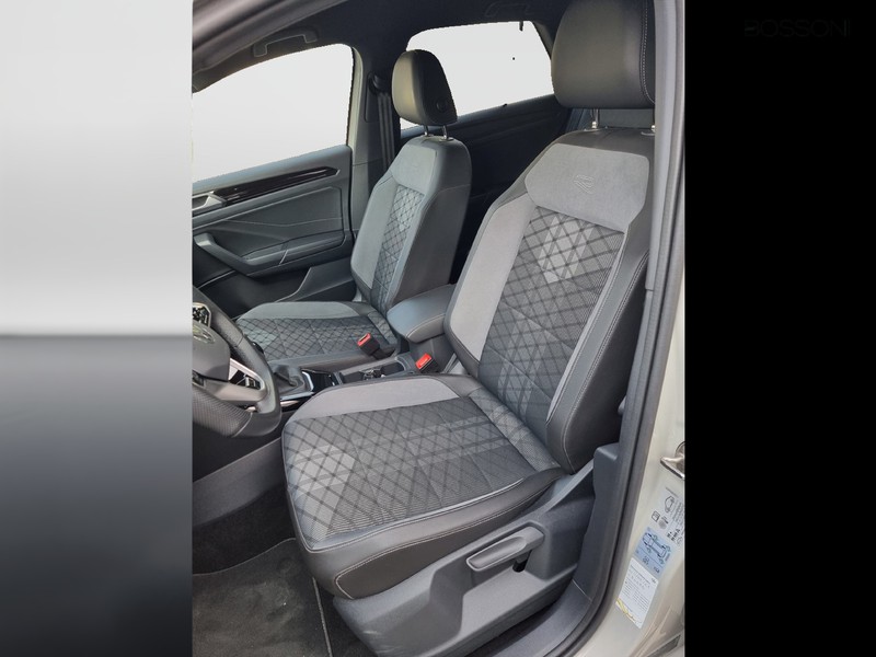 7 - Volkswagen T-Roc 1.5 tsi act r line dsg