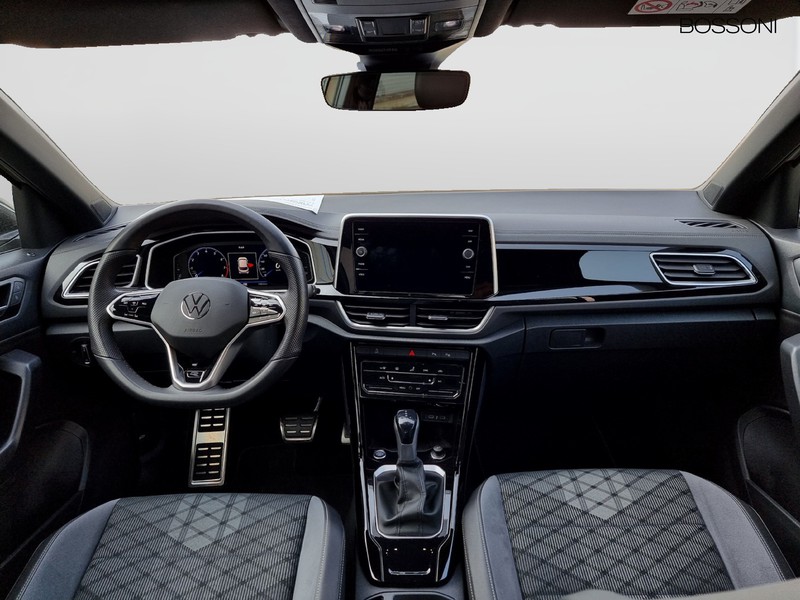 13 - Volkswagen T-Roc 1.5 tsi act r line dsg