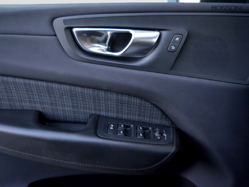 13 - Volvo XC60 2.0 b4 core automatico