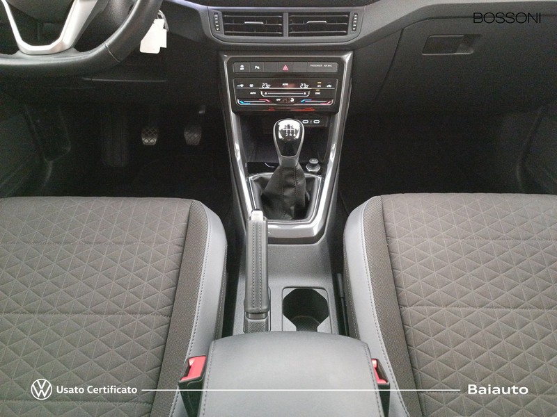 13 - Volkswagen T-Cross 1.0 tsi 110cv advanced