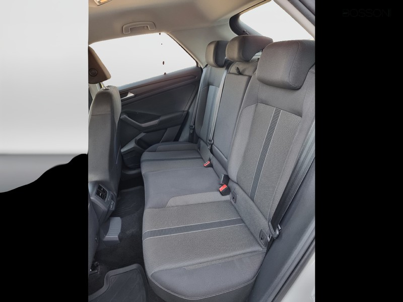 7 - Volkswagen T-Roc 1.0 tsi 110cv life