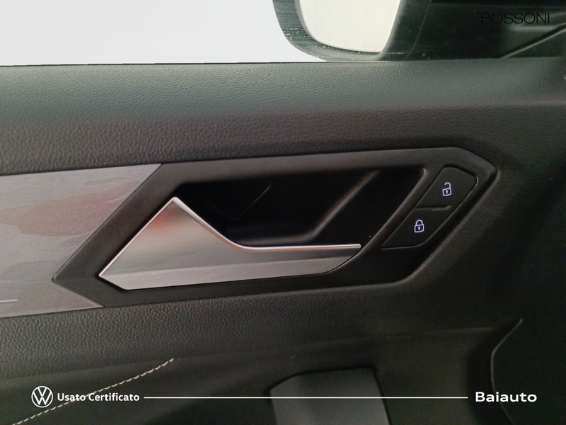 19 - Volkswagen T-Roc 1.5 tsi act style dsg