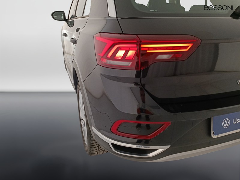 25 - Volkswagen T-Roc 1.5 tsi act style dsg