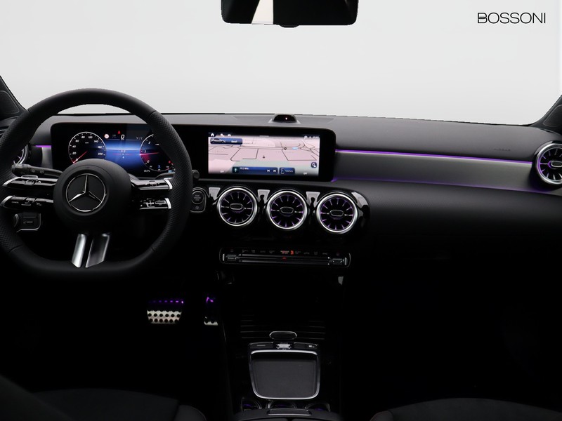 13 - Mercedes Classe A 180 d amg line premium speedshift dct amg 8g